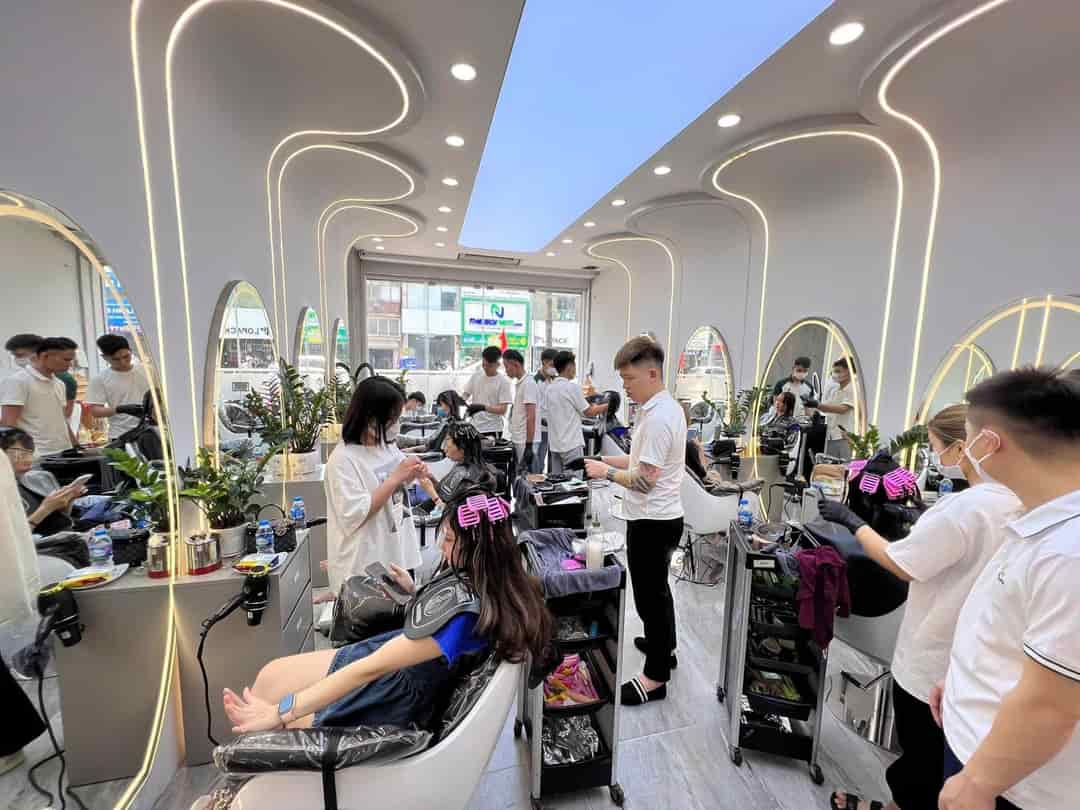 ĐẦU NĂM MÌNH CHÍNH CHỦ CẦN SANG NHƯỢNG TOÀN BỘ SALON TÓC HOẶC MẶT BẰNG TẠI 162 NGUYỄN LƯƠNG BẰNG, QUẬN ĐỐNG