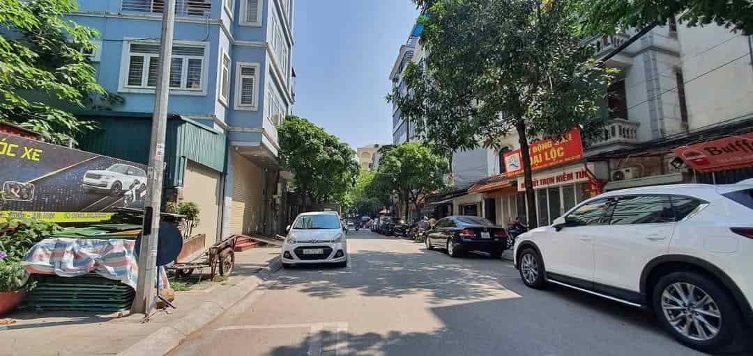 Bán nhà đường Dương Khuê Cầu Giấy, vị trí đẹp phân lô ô tô 10 tầng kinh doanh. Dt 117m2 giá 70 tỷ