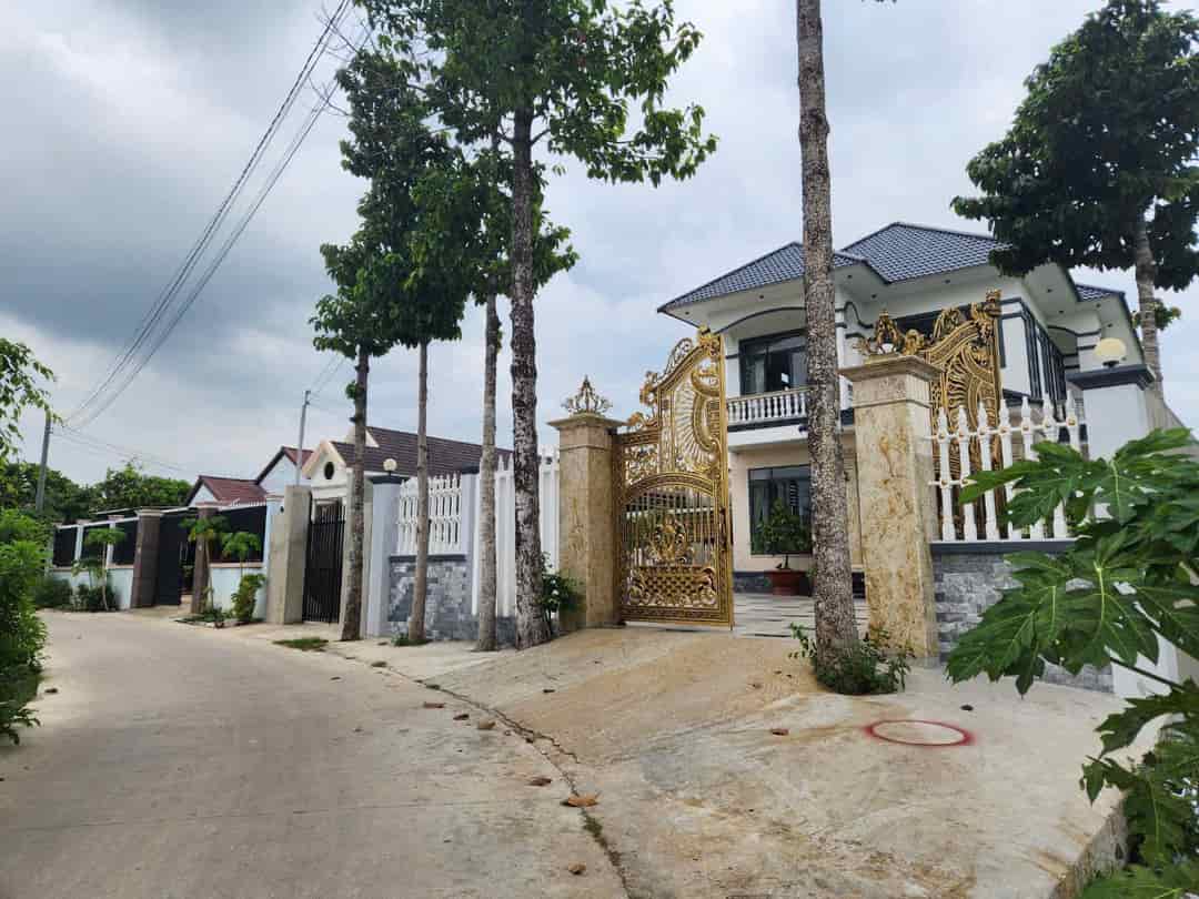 299m2 đất vườn hẻm đường beton 5m ấp 3, Đức Hòa Đông giá 1,35 tỷ