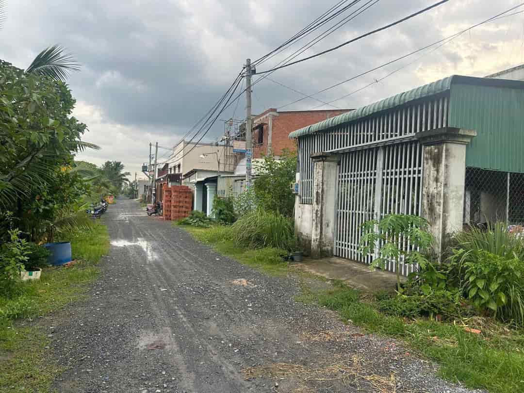 210m2 đất thổ cư mặt tiền lô B đường Thanh Niên, xã Phạm Văn Hai, Bình Chánh giá 2,8 tỷ