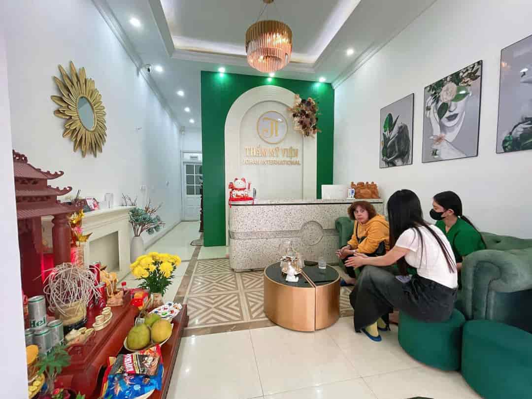 Mở rộng lớn hơn nên sang nhượng spa, mặt tiền Dịch Vọng Hậu Cầu Giấy Hà Nội