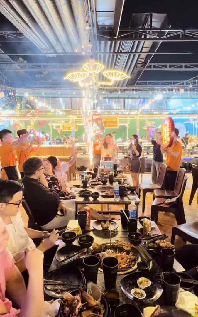 SANG NHƯỢNG NHÀ HÀNG BUFFET HẢI SẢN  Vị Trí : 189 tại 27/23 Phạm Hùng - Bình Hưng - Bình Chánh - Hồ Chí Minh