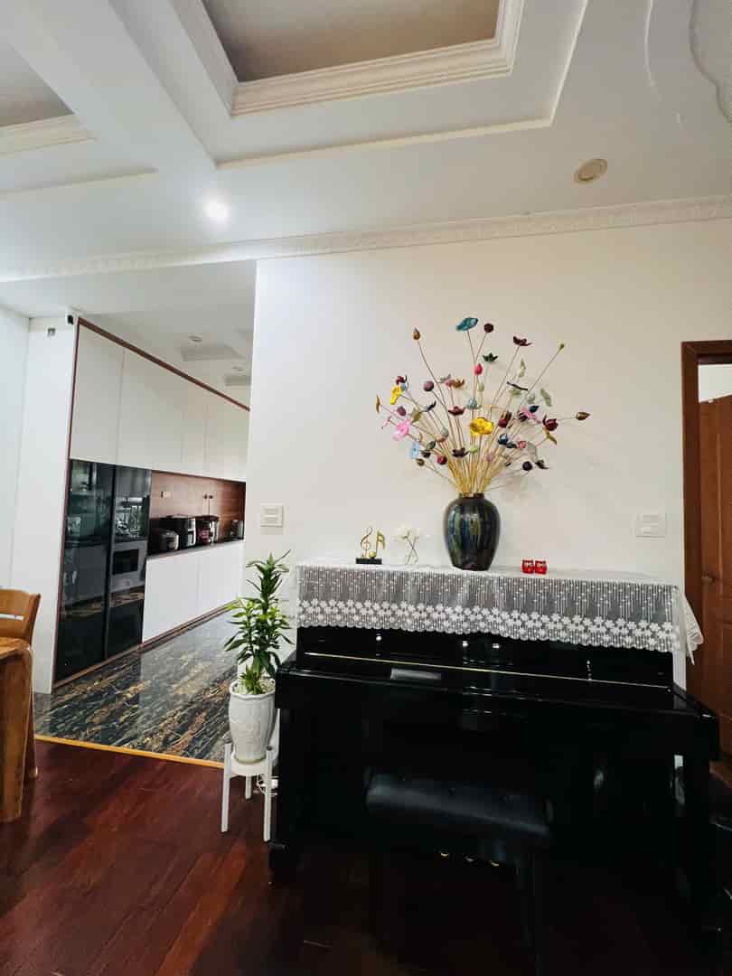 Chung cư 71 Nguyễn Chí Thanh 94m 2PN 2WC, mặt phố VIP, Nội thất đẹp, 7.5 Tỷ