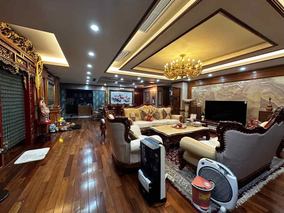 25 tỷ Sở hữu Penthouse N07 KĐT Dịch Vọng 309m2 Nội thất choáng ngợp