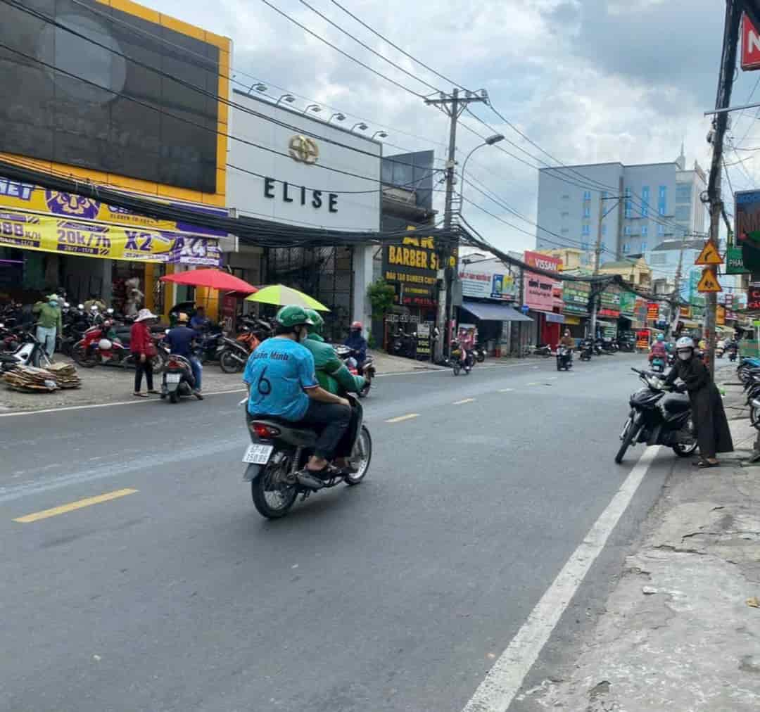 Nhà mặt tiền Lê văn việt tăng nhơn phú B, DT 150m cấp 4