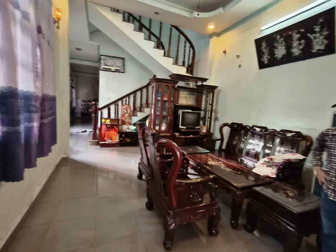 NHà góc 2 mặt tiền Dương đình hội DT 128m, 3 tầng kinh doanh tốt