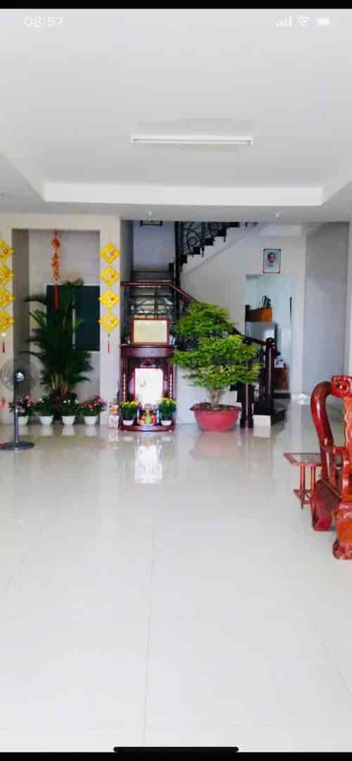 Nhà mặt tiền đường D1 khu nam long DT 156m, 4 tầng khu vip