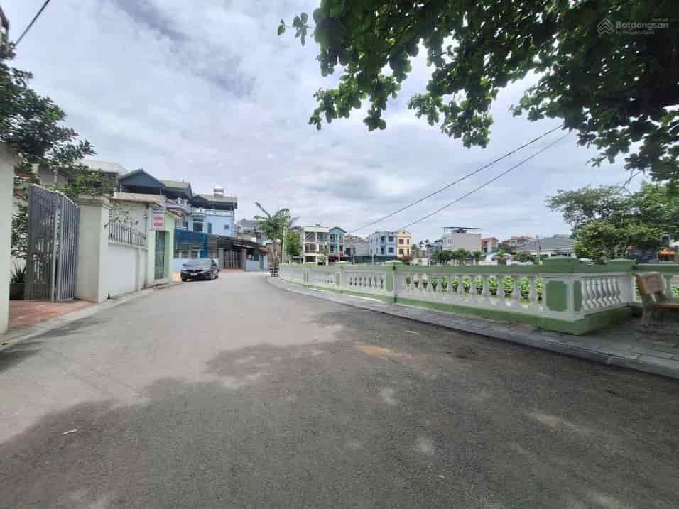 Siêu hiếm vỉew hồ ô tô tránh - 67.6m2 - đất Việt Hùng Đông Anh - 8xtr/m2