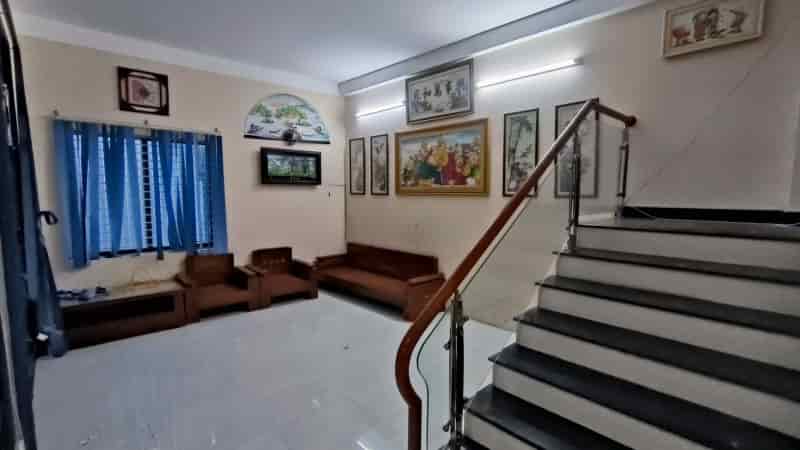 ♥ Nhà Kiệt Hoàng Thúc Trâm, gần Ô tô đậu, 77m2, 2 tầng đúc, Nội thất gỗ Lim, 3..x tỷ