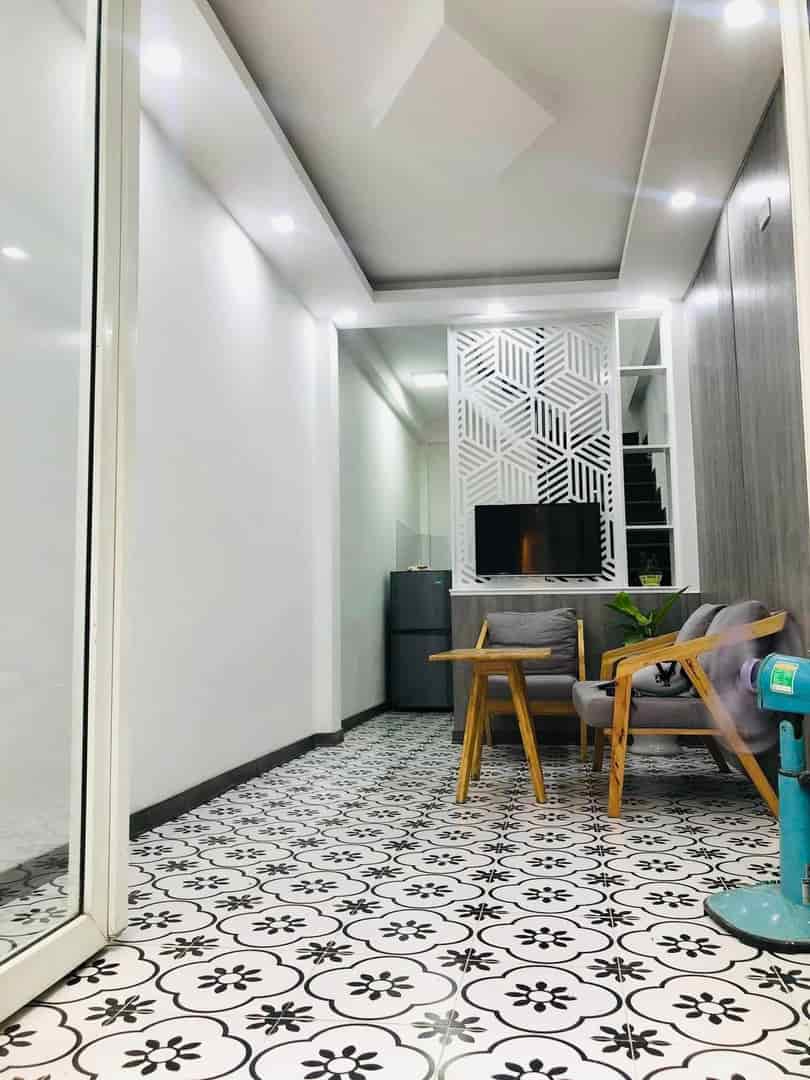 Sau MT Trần Quốc Toản, 21m2 2 tầng, sạch đẹp, 1.75 tỷ