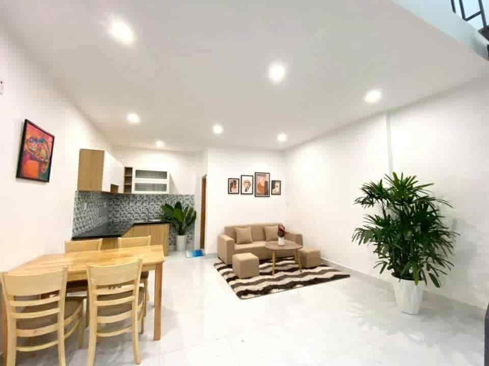 Nhỉnh 2 tỷ Nhà gần kiệt chính Nguyễn Hoàng  thông Hoàng Diệu, 32m2 2 tầng nội thất ở ngay