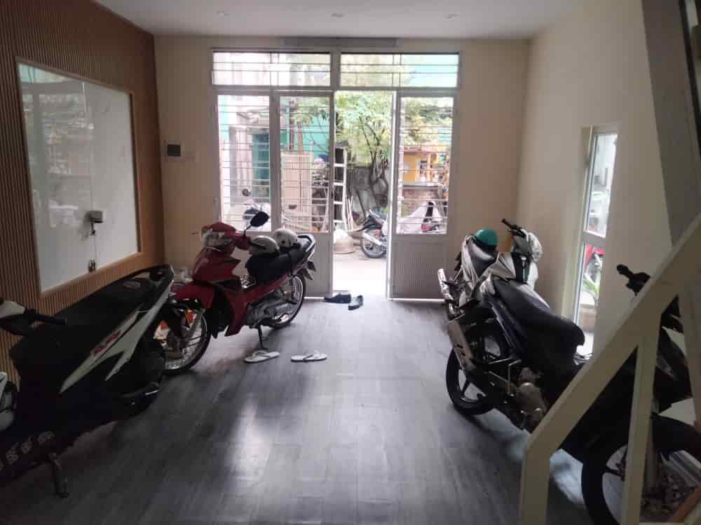 ♪ Nhà 65m ra MT Lê Lai, TT Hành Chính, 28m2, 2 tầng, sạch sẽ, sân rộng, 1.95 tỷ