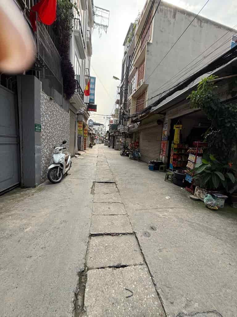 148 Ngọc Hồi 83m chỉ 8,3 tỷ, sổ đỏ nở hậu, gần ô tô thuận lợi mua bán