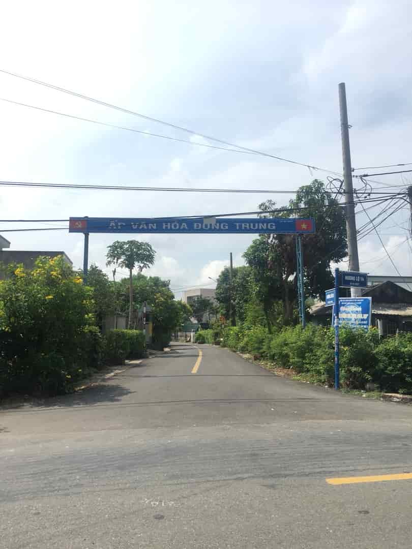 Bán 235,2m đất hai mặt tiền đường nhựa , có 150m thổ cư, có thể tách sổ xây hai nhà