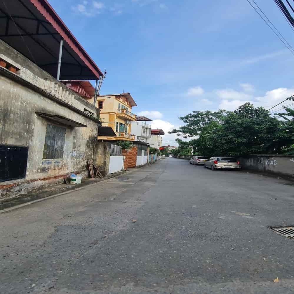 Lô góc 50m2 đường xe tải tránh nhau tại Đa Tốn, Gia Lâm