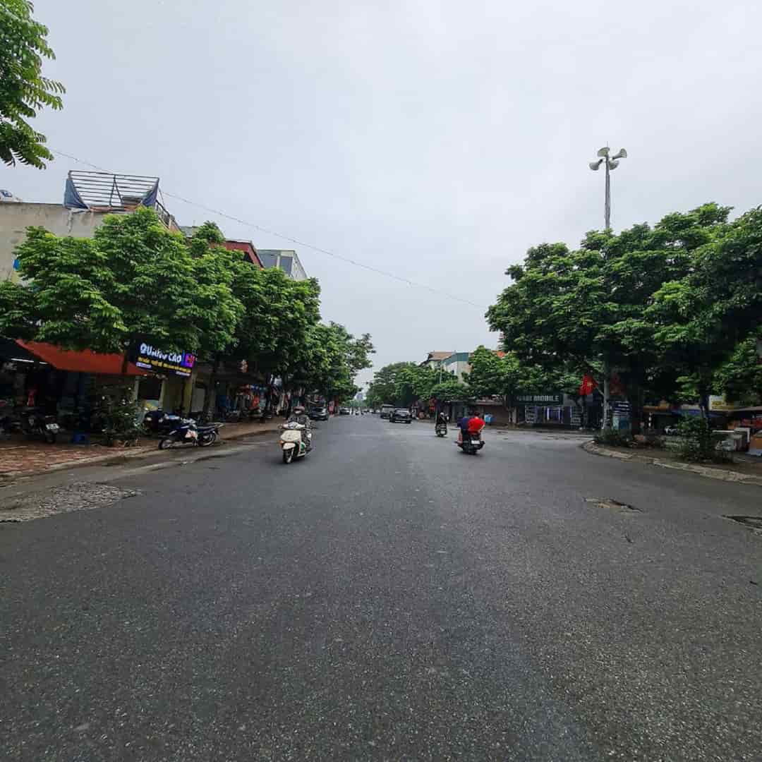2x tỷ tiểu học nhận nhà ở ngay full nội thất. 203m2 2 tầng, đường 15m tại Đa Tốn.