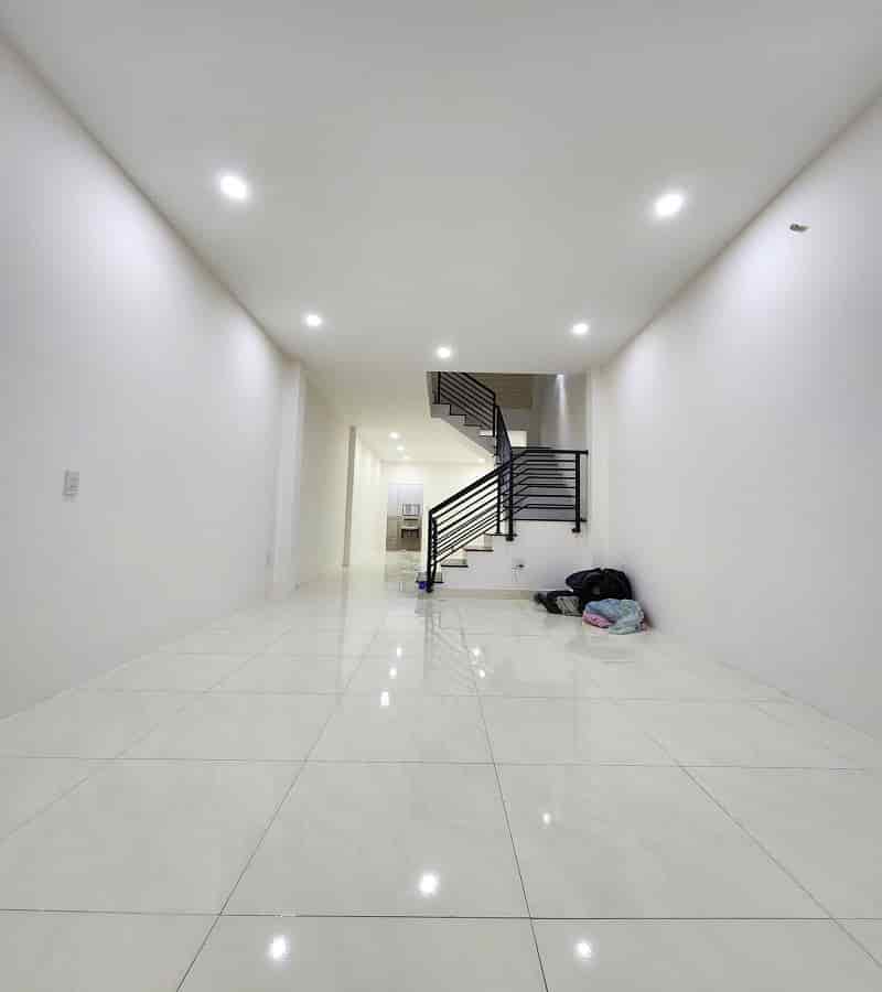 Bán nhà HXH Nguyễn Đức Thuận, P13, Tân Bình, 66m2, 3 tầng, chỉ nhỉnh 6 tỷ