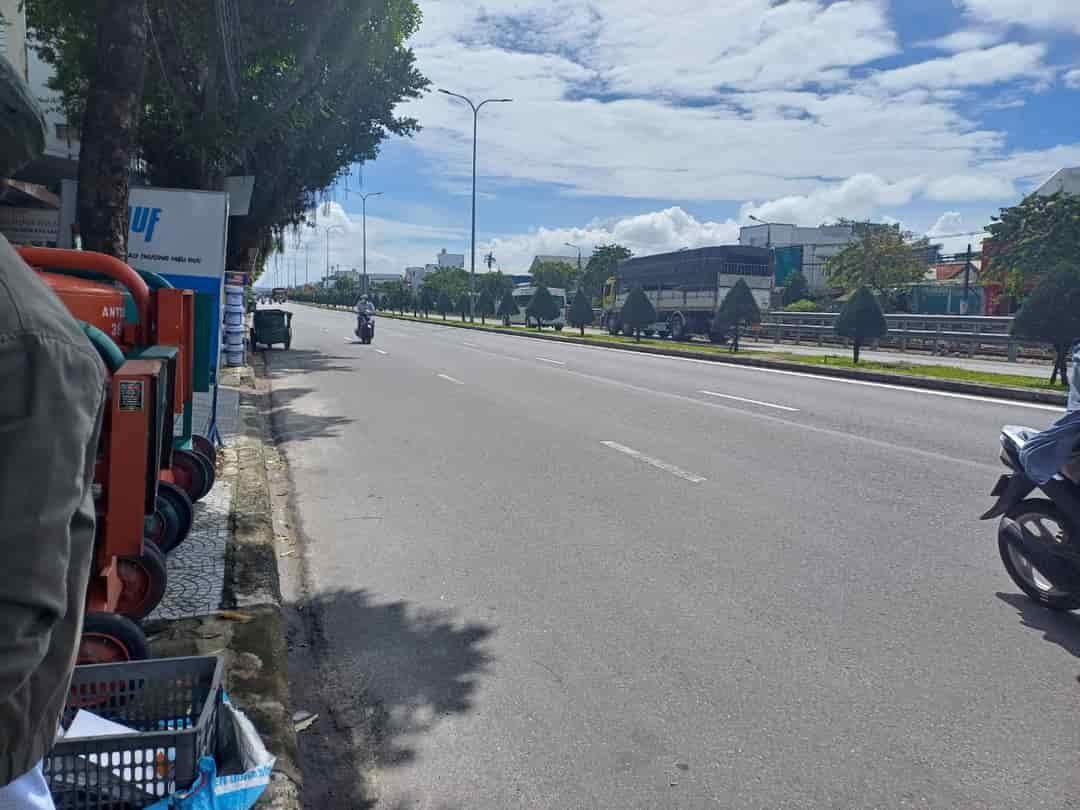 NHÀ 2 TẦNG, 2 MẶT TIỀN TRƯỜNG CHINH ĐÂT 150M2 NGANG 10M GIÁ 8 TỶ