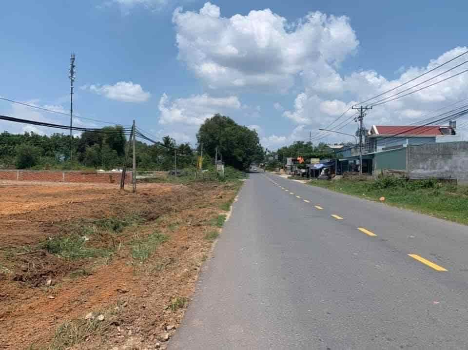 SANG GÓC 2MT DIỆN TÍCH 400M2 ĐẤT THỔ CƯ NGAY CHỢ, KCN DÂN ĐÔNG. GIÁ 190TR