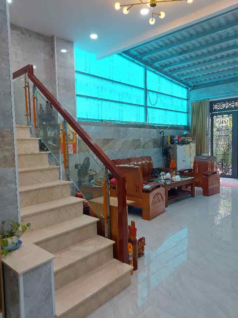 Nhà chính chủ ngộp nặng Bình Chánh, đường Phạm Văn Hai, 16x20m, chỉ 4.5 tỷ, đầu tư tốt
