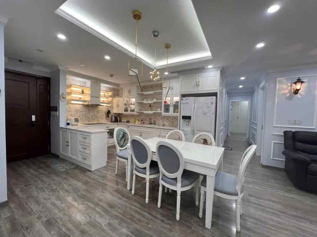 Cho thuê căn hộ cao cấp 130m2-3pn Tân Hoàng Minh 36 Hoàng Cầu