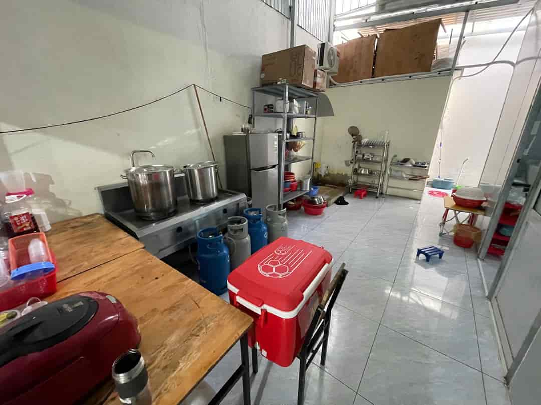Quận 2, Sang Quán Ăn Giá Rẻ 154 tr, MB thuê 18 tr / tháng, MT Đường Đ khu sầm uất, gần MT đường lớn sầm