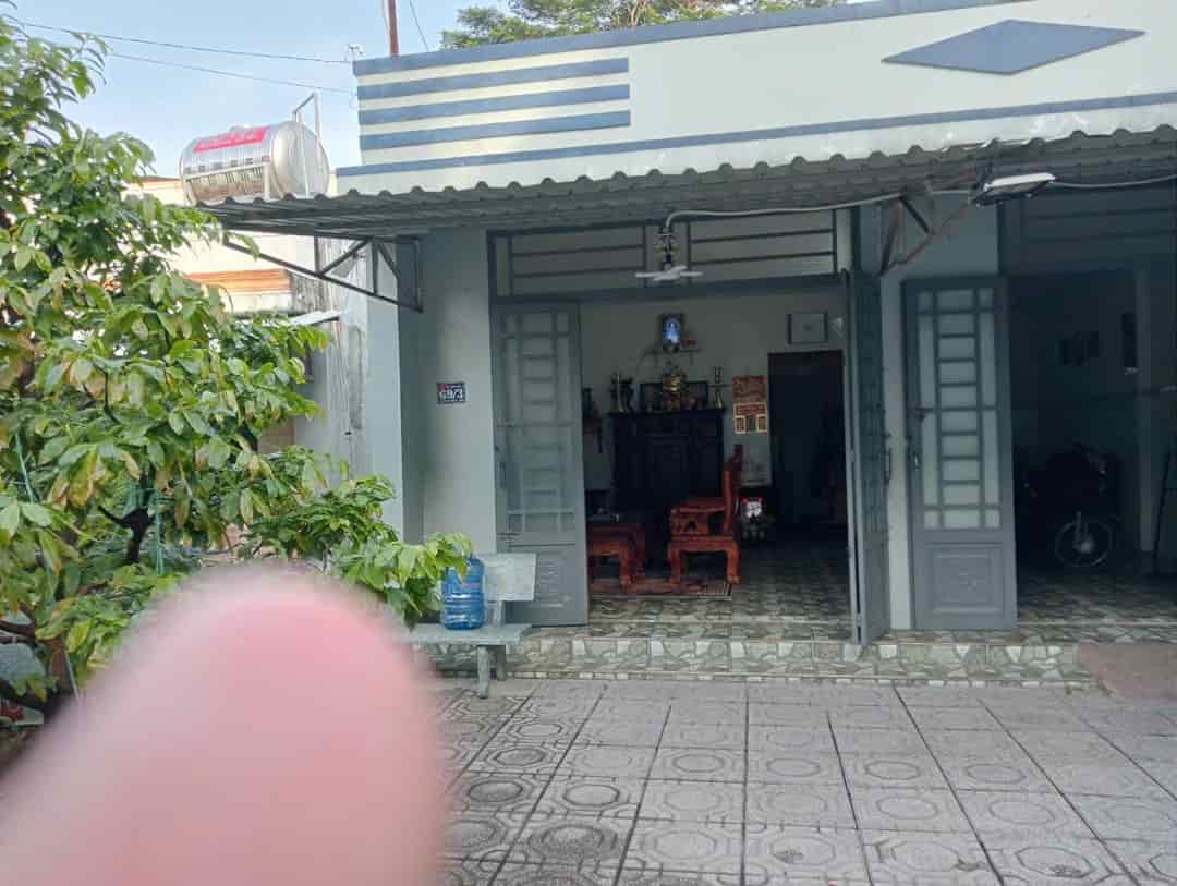Cần Bán Gấp Nhà Cấp 4 Nở Hậu, Xe Hơi Vào Tận Sân, Giá Cực Tốt Tại Xã Tân Hiệp, Hóc Môn