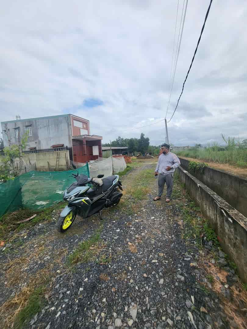 Chính chủ cần bán miếng đất ở Mỹ Hạnh Bắc, Đức Hòa, Long An.