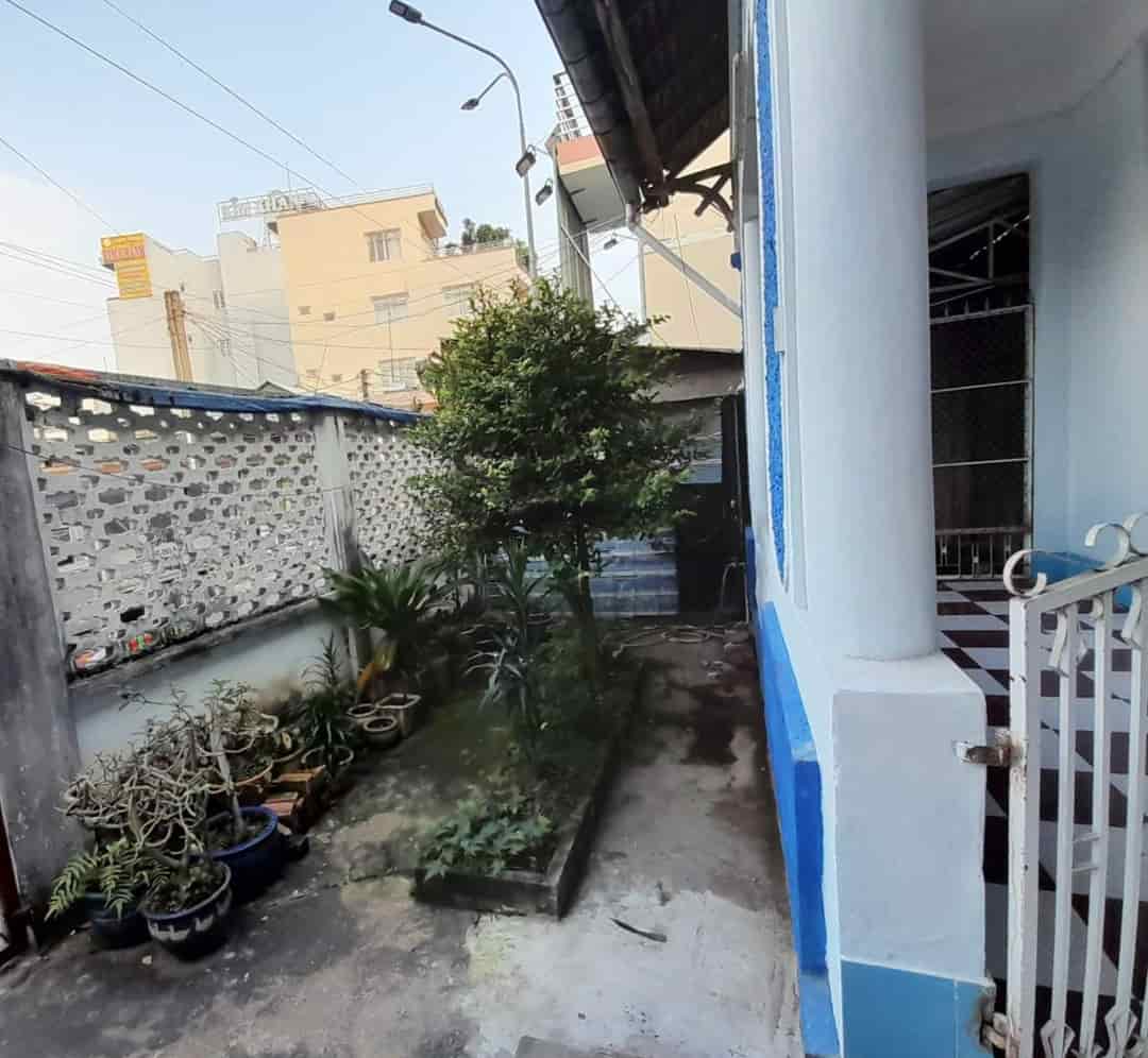 Nhà cổ đẹp 200m2, tiện kd cà phê văn phòng, khu hành chính tỉnh