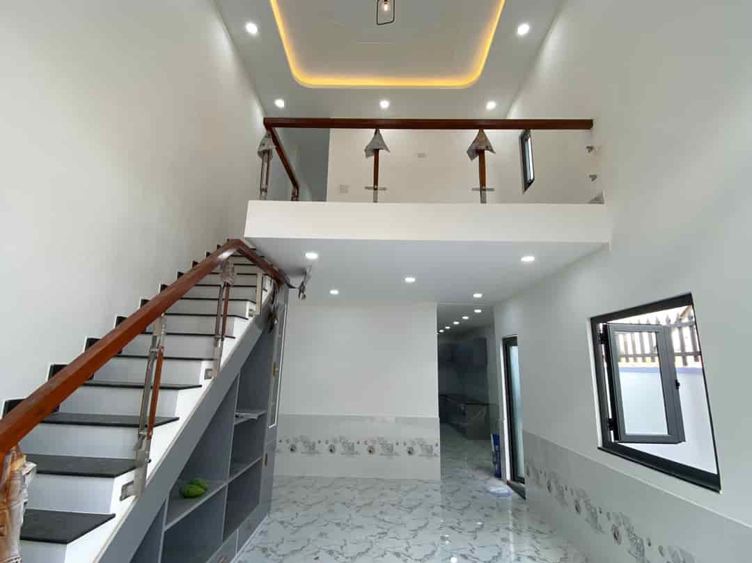Bán Nhà rộng rãi thoáng mát