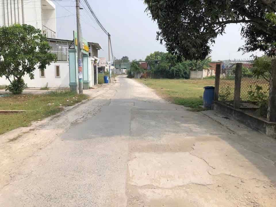 Bán lô đất thị trấn đức hòa, 105m2, giá chỉ 1 tỷ 500, gọi trực tiếp cho em để đi xem đất