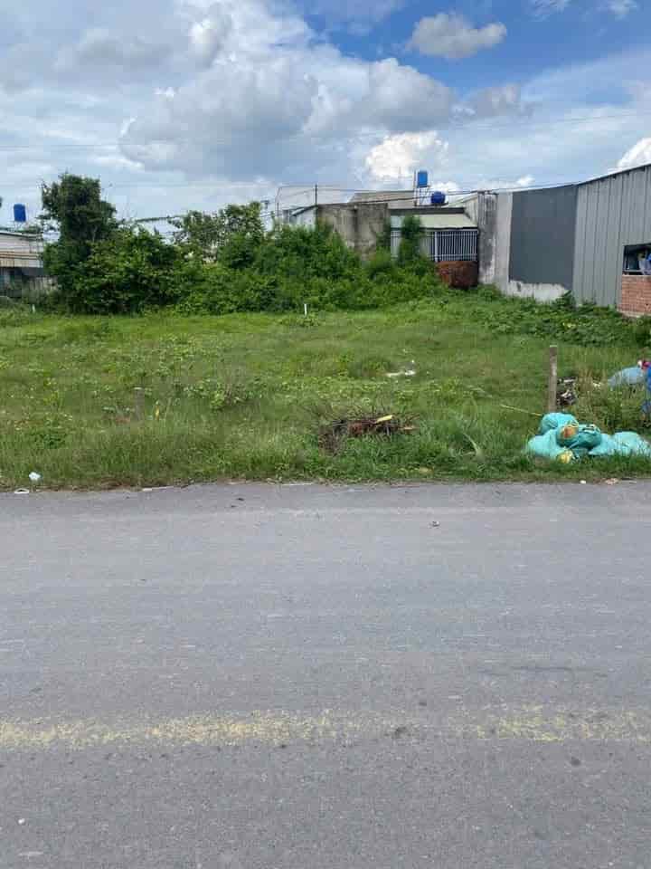 Bán lô đất 200m2- gần chợ mỹ hạnh nam-giá tốt cho anh mua đầu tư ạ