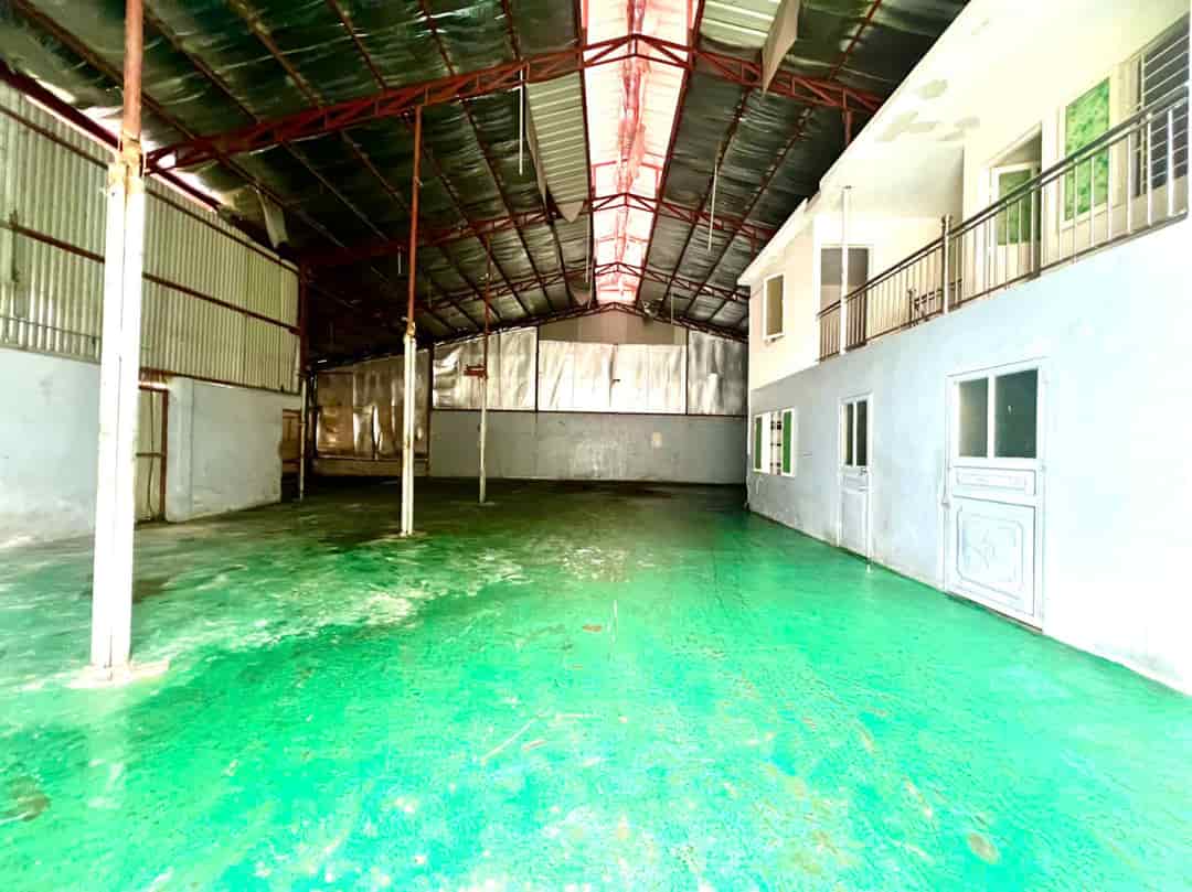 Cho thuê kho xưởng tại Thượng Thanh, Long Biên, Hà Nội.Diện tích 400m2, sẵn nhà 2 tầng làm văn phòng, chỗ ở