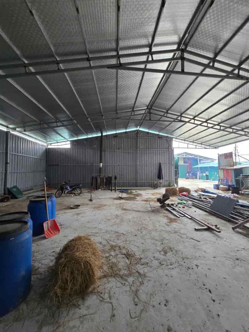 Cho thuê kho tại Vạn Phúc, Thanh Trì, Hà Nội, Diện tích 1600m2 có thể cắt làm 900m và 700m, giá 40k/m