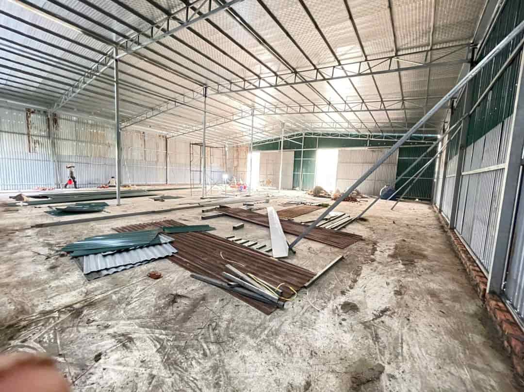 Cho thuê kho xưởng tại Triều Khúc, Tân Triều , Hà Nội. Diện tích 400m khung thép hộp cao 7m , mái chống nóng