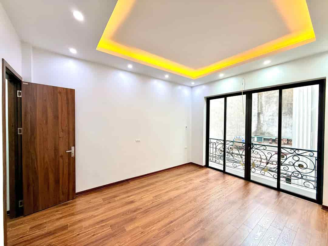 Bán Nhà Đường Láng 52m2 x 4 tầng, 4 phòng ngủ đầy đủ công năng, ngõ thông rộng, nhà mới kính koong đón Tết,