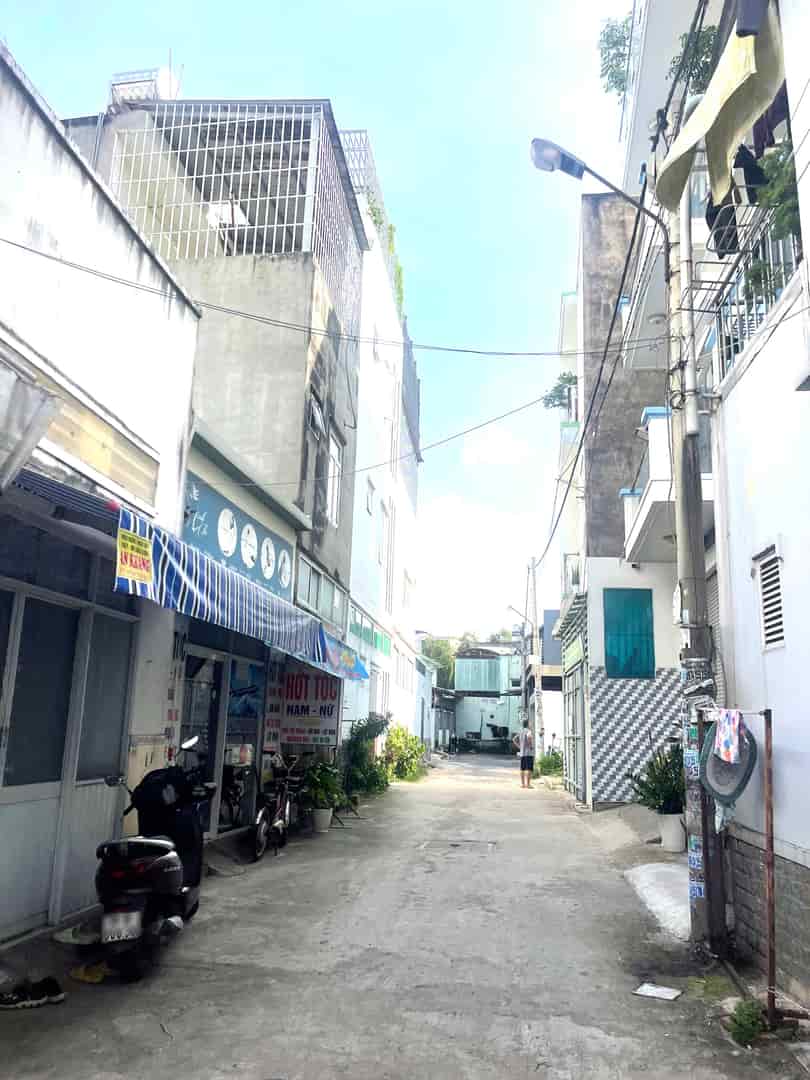 Bán Nhà Hẻm Xe Hơi 101m2_9x12m, 10 phòng, Dòng tiền 20 triệu/tháng, Gần Phạm Văn Đồng, Linh Tây Chỉ 8,4