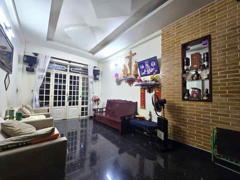 Giá Chỉ 3.99 Tỷ Có Nhà 2 Tầng Gần ĐH Ngân Hàng – 96m² – Sân Rộng – Vị Trí Hiếm Linh Trung!