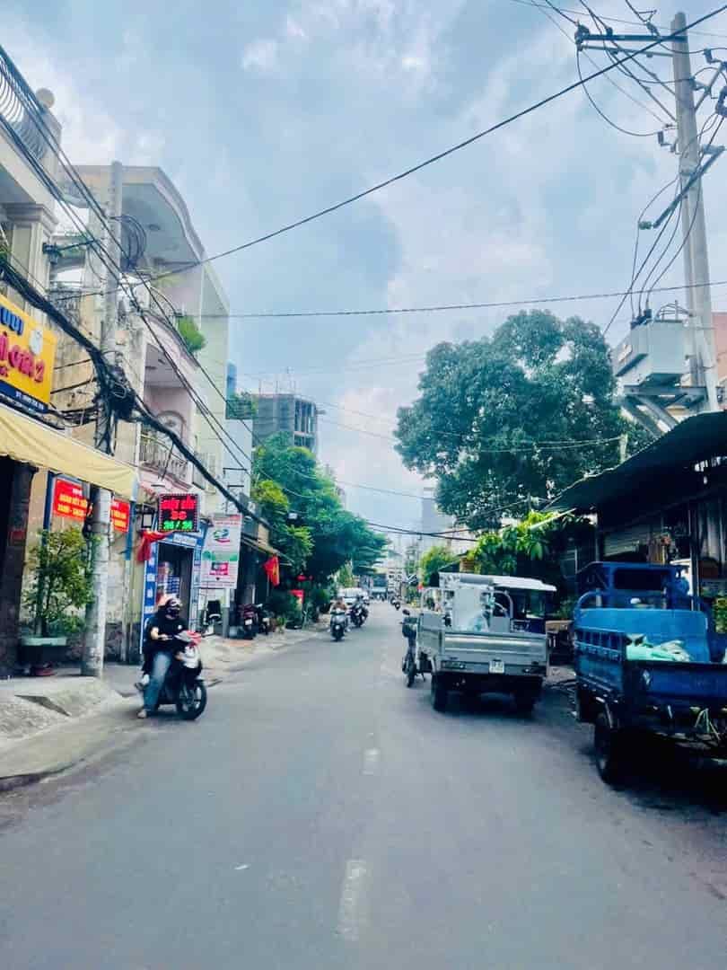 Bán nhà hẻm 8m Phan Huy Ích, gần Emart Gò Vấp, ngang 4m, 3 tầng, chỉnh 6 tỷ nhỉnh