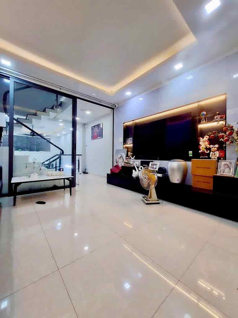 Bán nhà 5 tầng, hẻm 8m, Lê Văn Thọ, P.14, Gò Vấp, khu đồng bộ, chỉ 7 tỷ hơn thương lượng