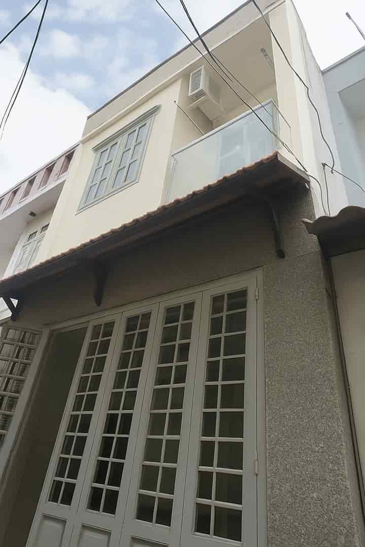 Bán nhà 2 tầng Phạm Văn Chiêu, gần Quang Trung, 4m x 10m, giá nhỉnh 4 tỷ, sổ riêng