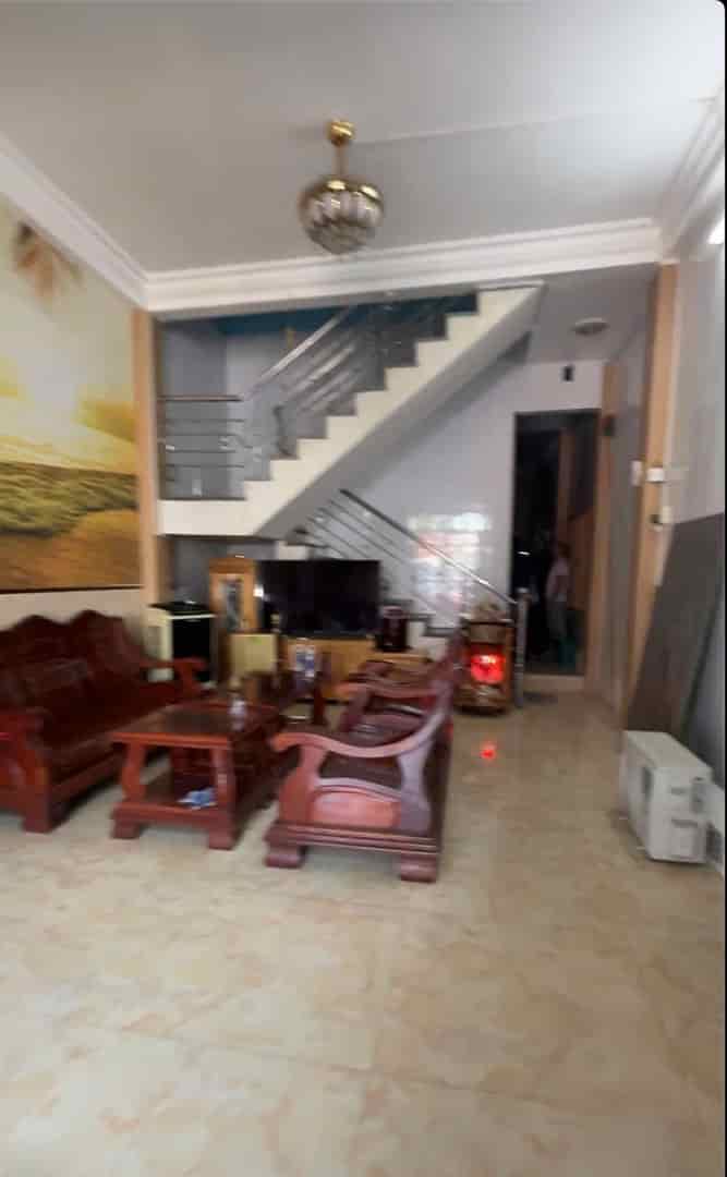 Nhà 2 tầng đường Giáp Văn Cương,  Sát biển, Gía rẽ