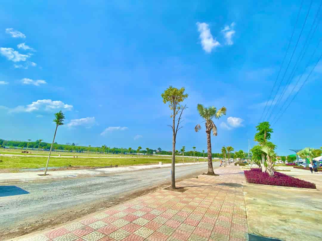 Suất nội bộ lô góc 100m2 đối diện công viên trung tâm Alana city 979 triệu
