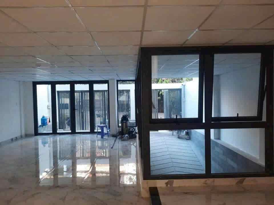 BÁN TÒA NHÀ VĂN PHÒNG Phường AN PHÚ Quận 2 dtsd 1200m2. Thang máy 5 lầu. Giá TLcc