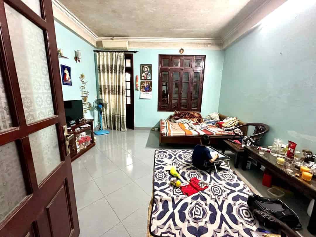 Bán nhà phố Tôn Đức Thắng, Đống Đa, ô tô vào nhà, tiện KD, 5 tầng 68m2 giá 19 tỷ