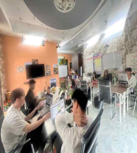 Cho thuê nhà Shop House mặt đường Tam Trinh Tầng 2 + 1 Tầng lửng. Chỗ để xe rộng rãi thoải mái