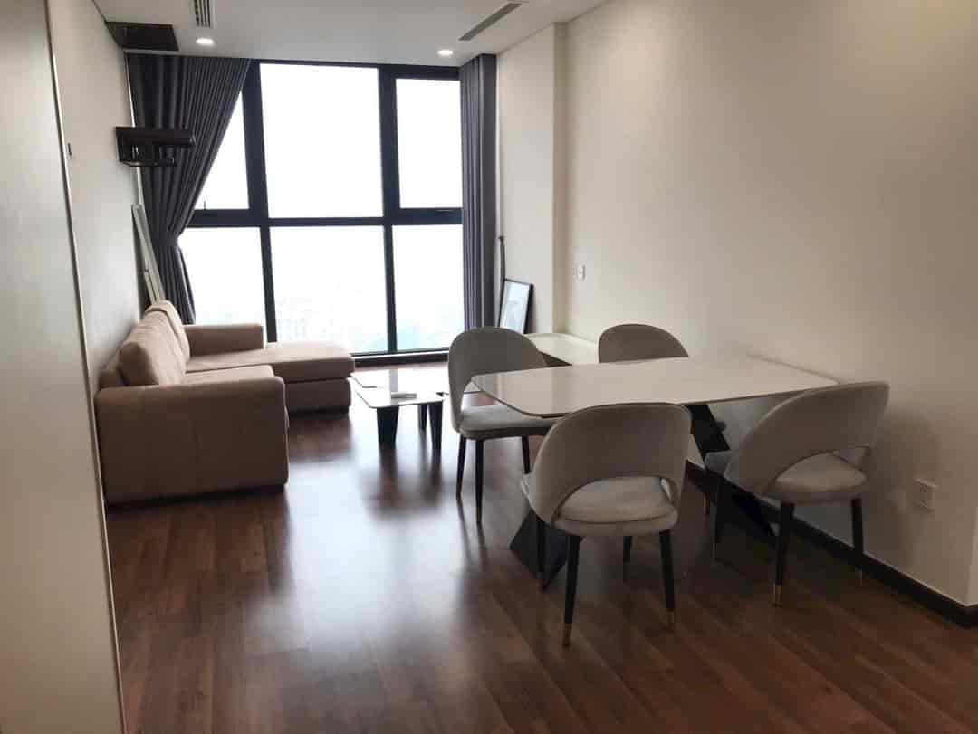 Bán gấp căn 2 ngủ tầng trung Home City, 177 Trung Kính, giá thị trường