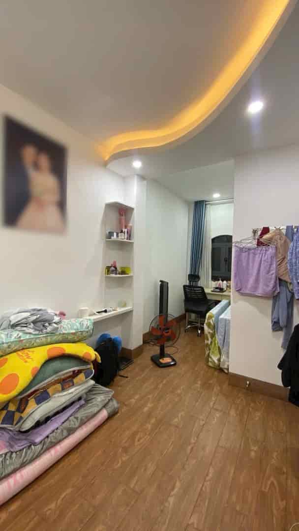 Bán gấp căn nhà Bưng Ông Thoàn, Phú Hữu, quận 9 giá 2tỷ700tr nội thất đầy đủ