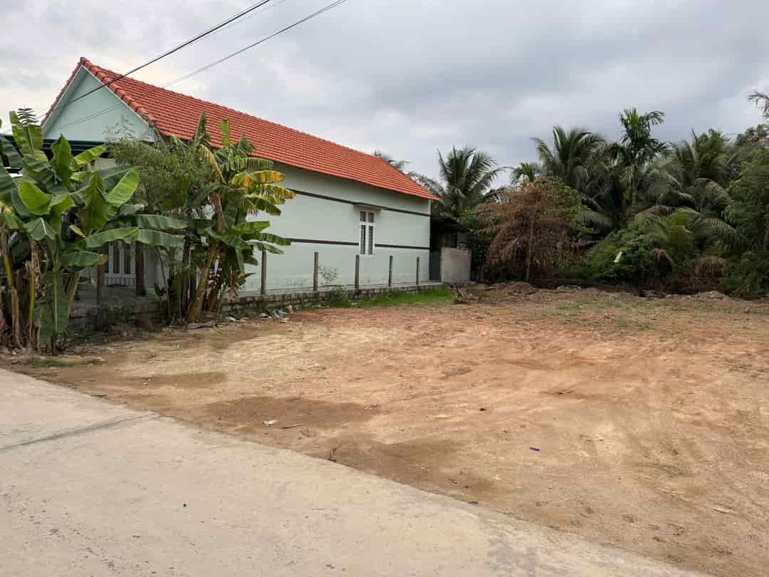 Bán lô góc vuông vắn full thổ cư ngay trung tâm thị xã Ninh Hòa