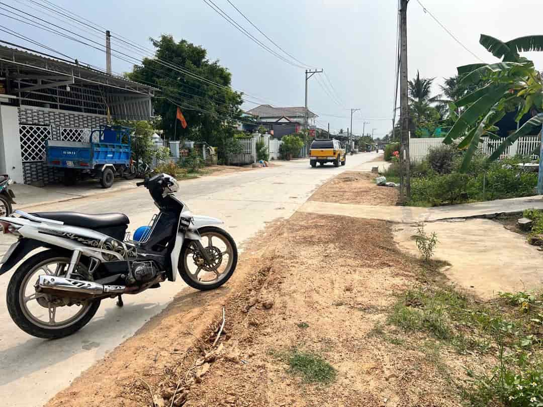 Bán 271m2 full thổ nằm trục chính vào trung tâm thị xã Ninh Hòa